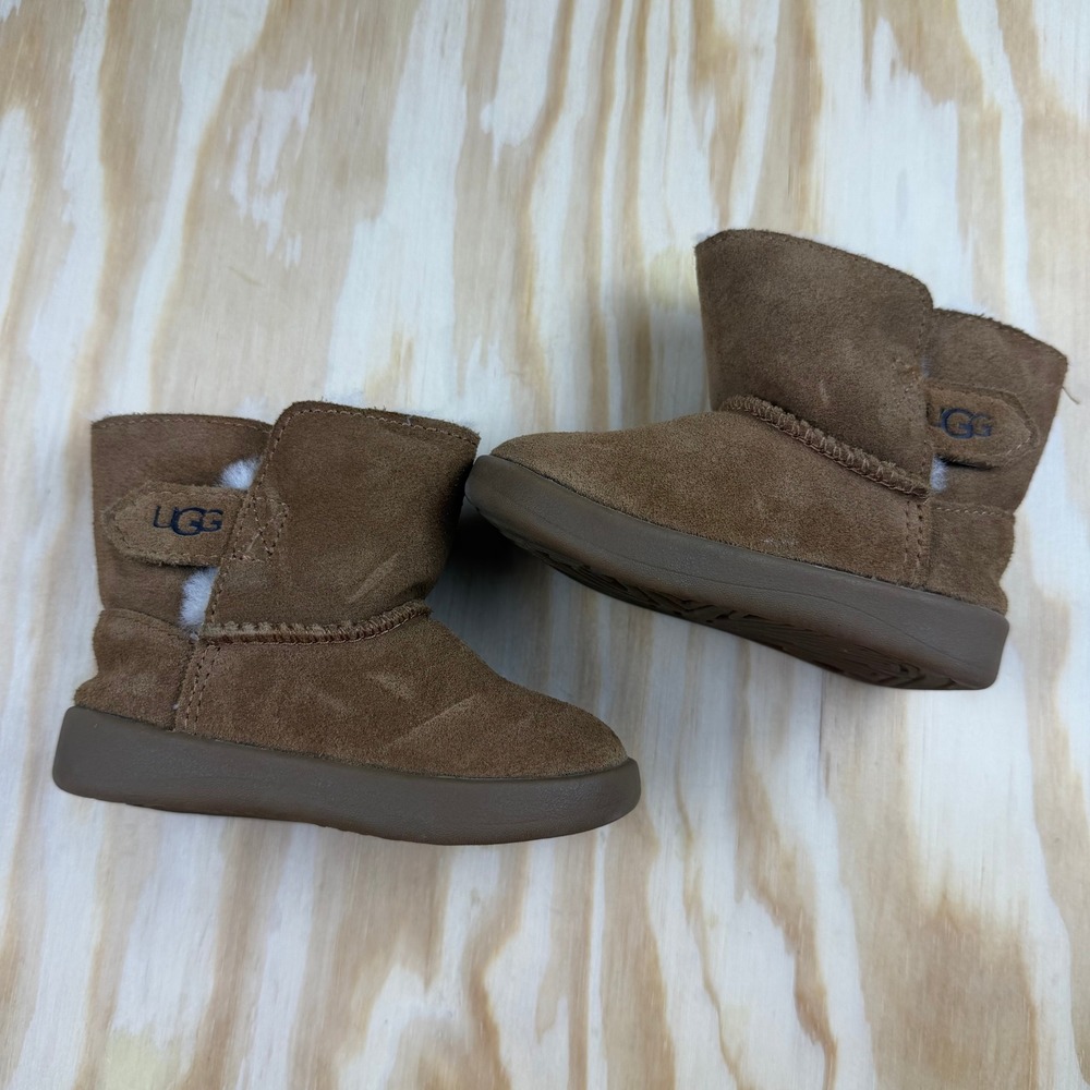 UGG Kids Keelan Chestnut Suede Wool Lined Boots 1096089T Size 4/5 Infant